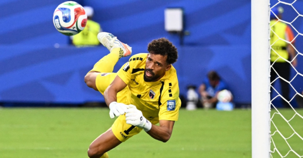 Cape Verde goalkeeper Vozinha applauds supporters after a standout World Cup performance ahead of his expected move to Colo Colo.